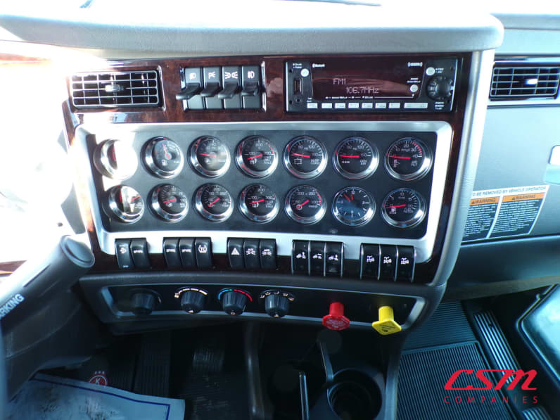 Interior dash for this 2027 Kenworth W900L (Stock number: VR230533)