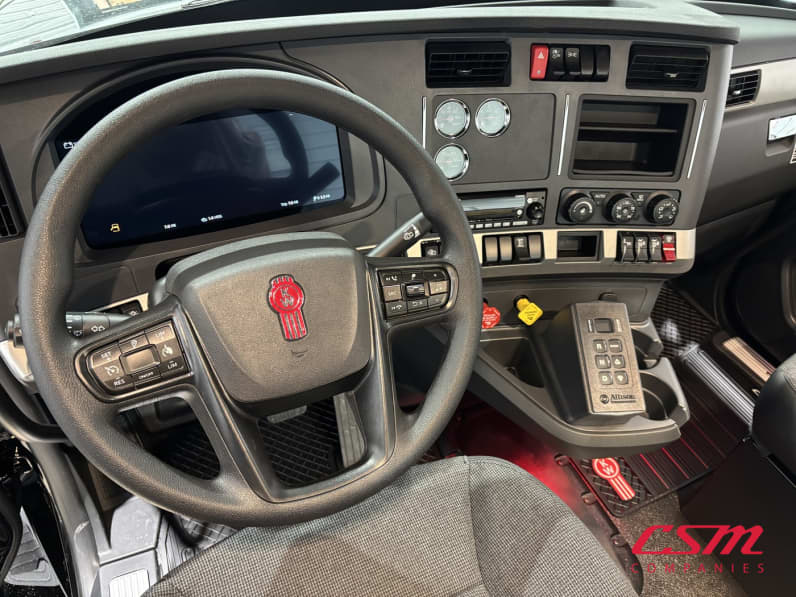 Interior dash for this 2027 Kenworth T880 (Stock number: VJ243553)