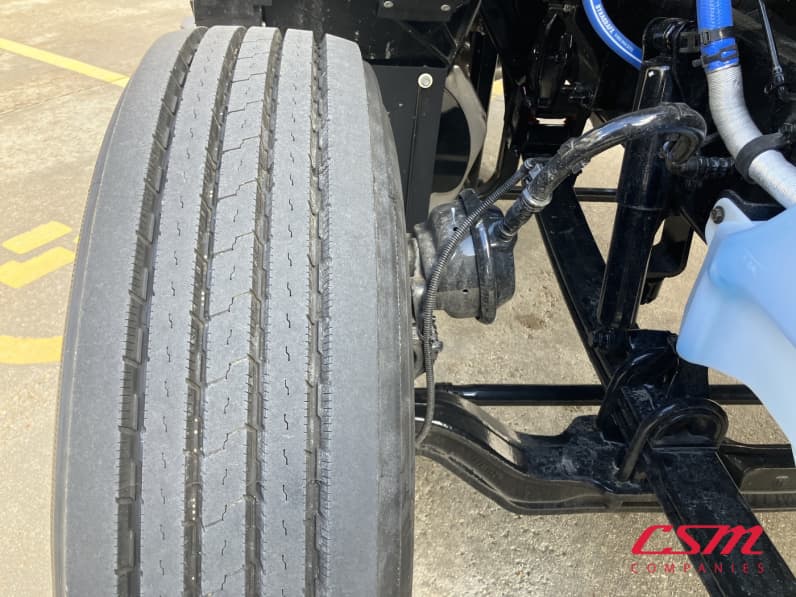 Driver side front tire tread for this 2026 Kenworth T680 Short Hood (Stock number: TJ230322)