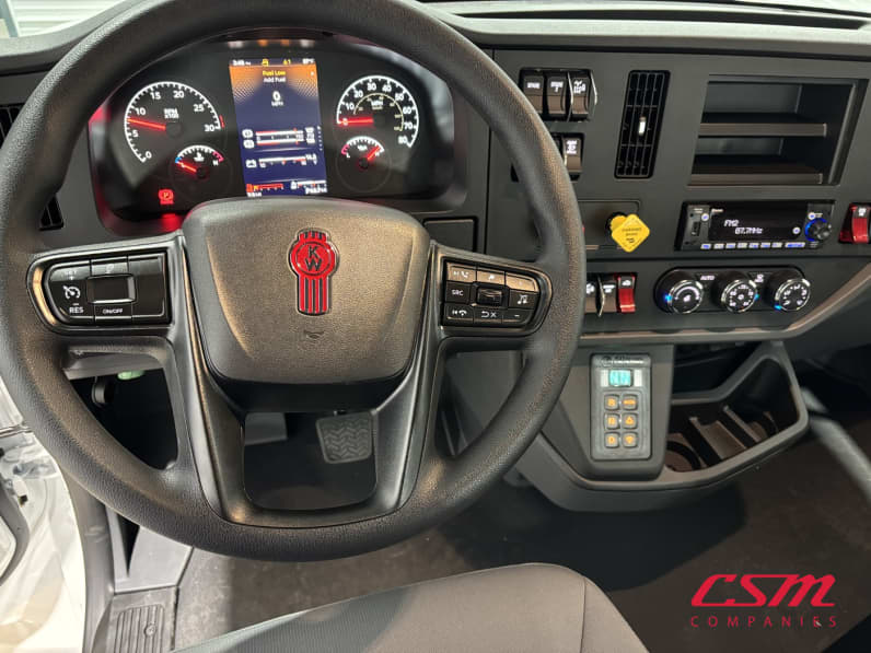 Interior dash for this 2027 Kenworth T480 (Stock number: VJ240481)