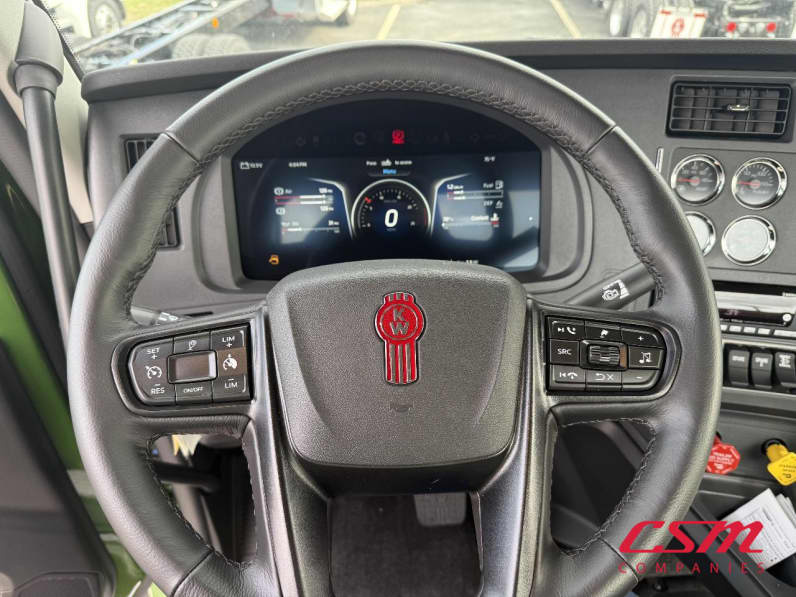 Interior dash for this 2026 Kenworth T880 (Stock number: TJ229162)