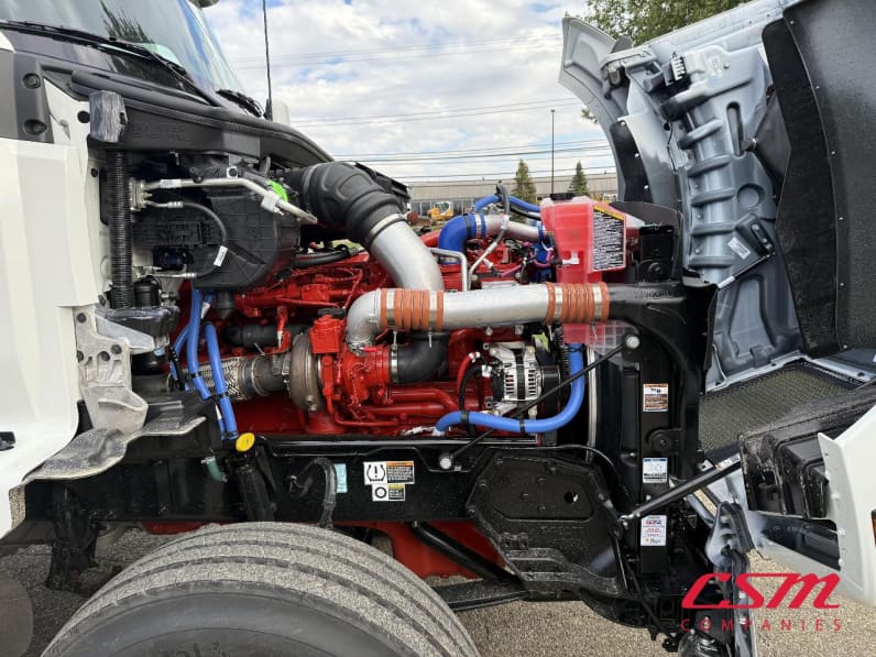 Passenger side engine for this 2026 Kenworth T880 (Stock number: TJ229046)