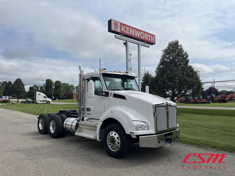 Exterior front passenger side for this 2025 Kenworth T880 (Stock number: SJ169670)