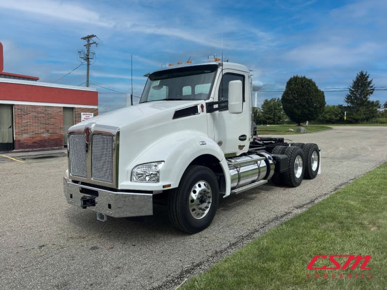 Exterior front drivers side for this 2025 Kenworth T880 (Stock number: SJ169670)