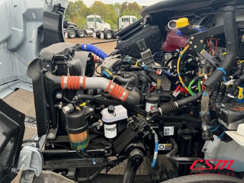 Drivers side engine for this 2025 Kenworth T280 (Stock number: SM169874)
