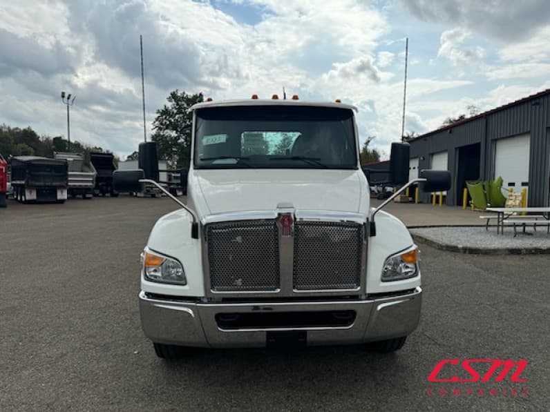 Exterior full front view for this 2025 Kenworth T280 (Stock number: SM169874)
