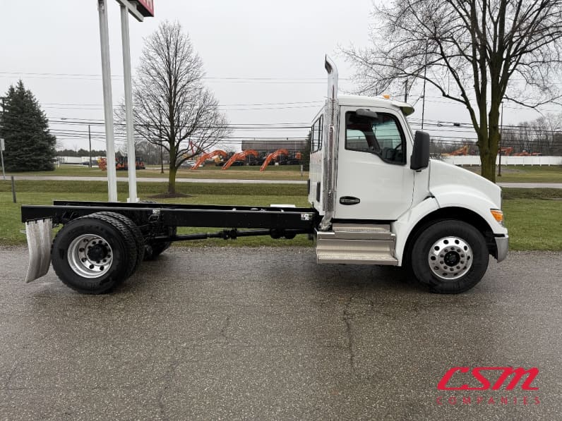 Exterior full passenger side for this 2025 Kenworth T280 (Stock number: SM153866)
