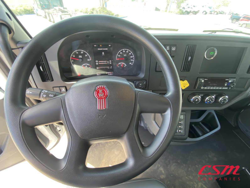 Interior steering wheel for this 2027 Kenworth T480 (Stock number: VJ238970)