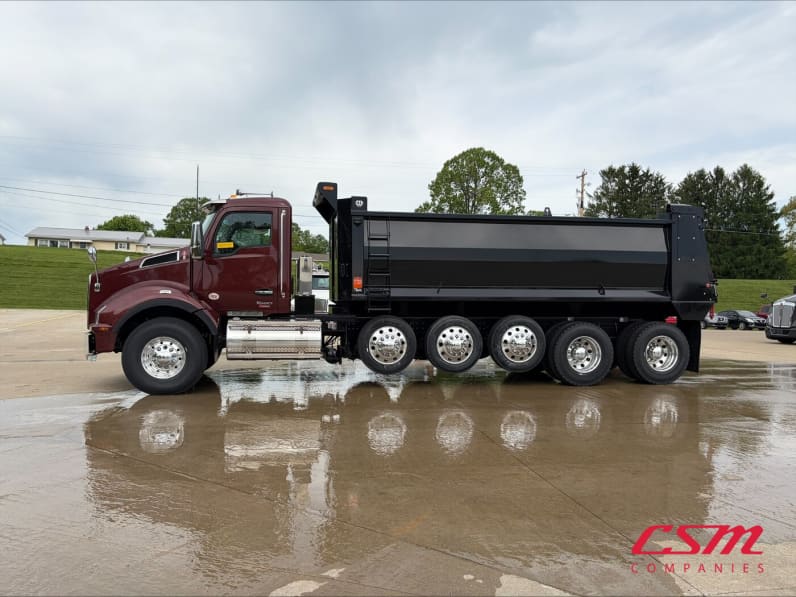 Exterior full driver side for this 2025 Kenworth T880 (Stock number: SJ183469)