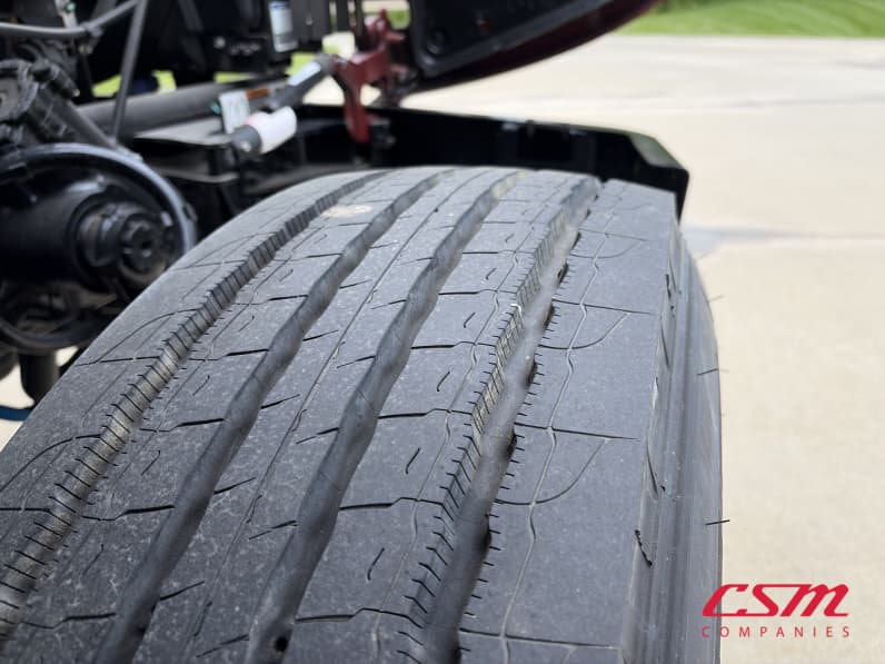 Passenger side front tire tread for this 2025 Kenworth T480 (Stock number: SM142610)