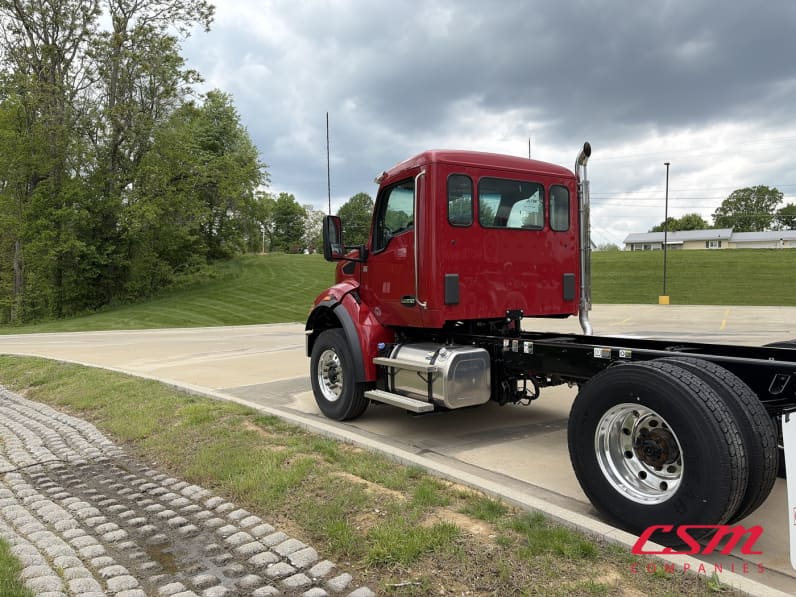 Exterior rear driver side for this 2025 Kenworth T480 (Stock number: SM142610)