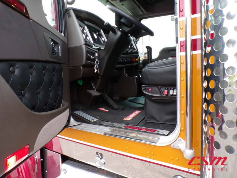 Drivers side door open for this 2027 Kenworth W900L (Stock number: VR230533)