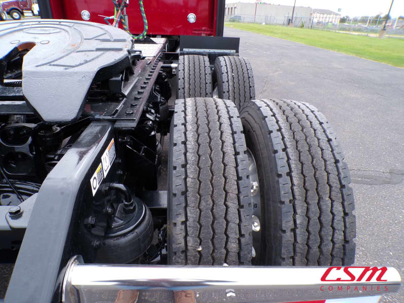 Passenger side rear frame and tire tread for this 2027 Kenworth W900L (Stock number: VR230533)