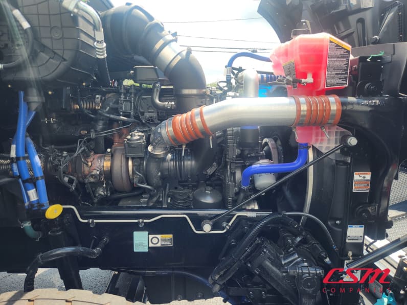 Passenger side engine for this 2027 Kenworth T880 (Stock number: VJ243553)