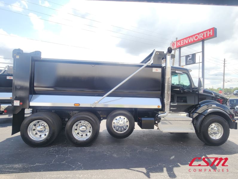 Exterior full passenger side for this 2027 Kenworth T880 (Stock number: VJ243553)