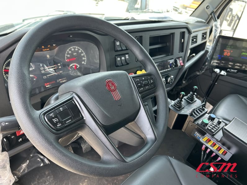 Interior steering wheel for this 2025 Kenworth T480 (Stock number: SM177626)