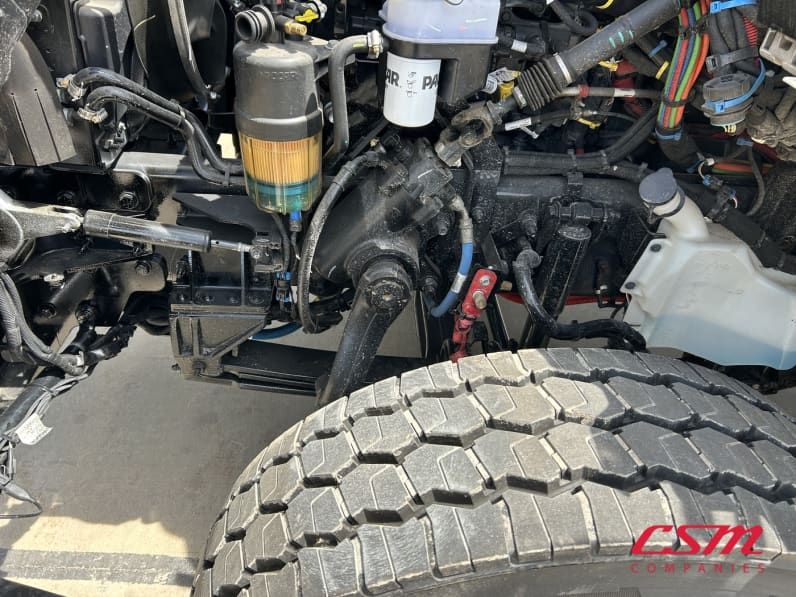 Driver side front tire tread for this 2025 Kenworth T480 (Stock number: SM177626)