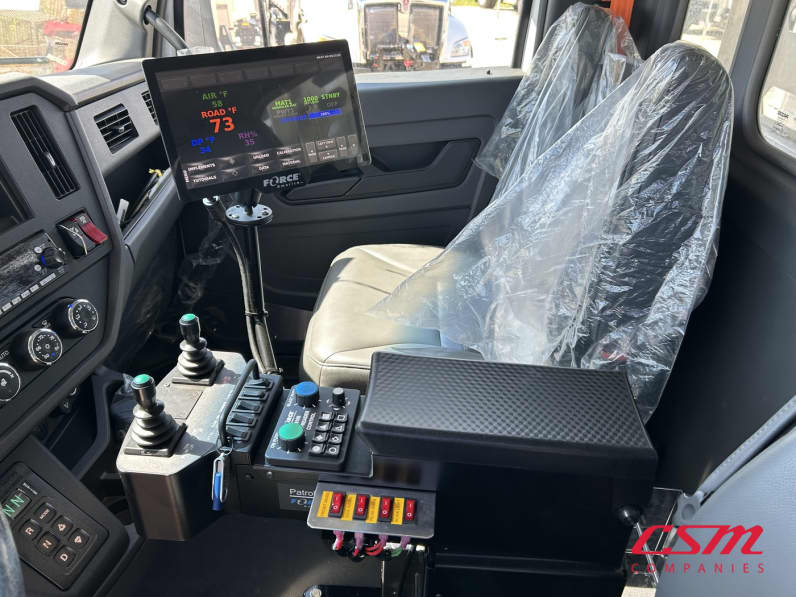 Interior cockpit for this 2025 Kenworth T480 (Stock number: SM177629)