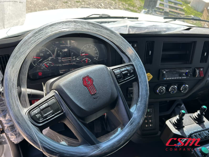 Interior dash for this 2025 Kenworth T480 (Stock number: SM177629)