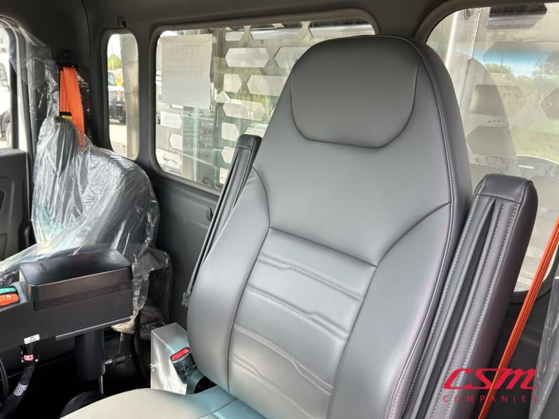 Interior seats for this 2025 Kenworth T480 (Stock number: SM177629)