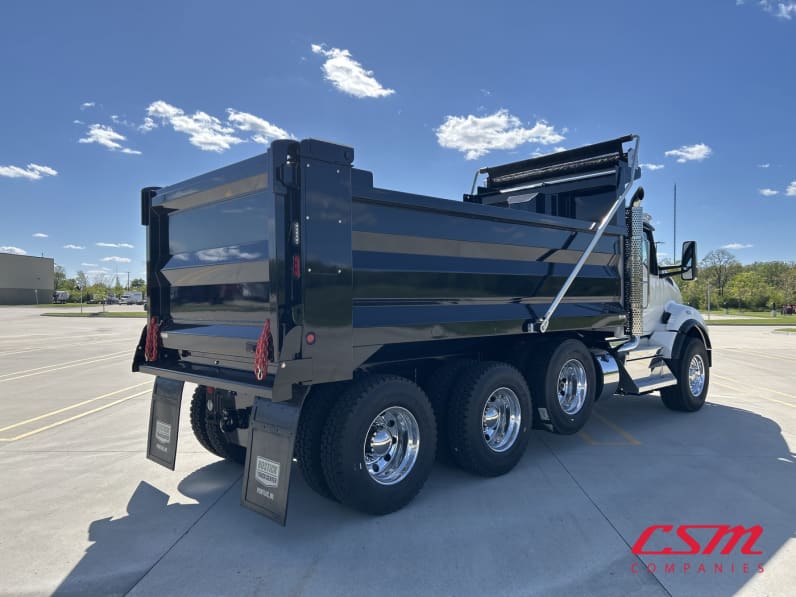 Exterior rear passenger side for this 2027 Kenworth T880 (Stock number: VJ241909)