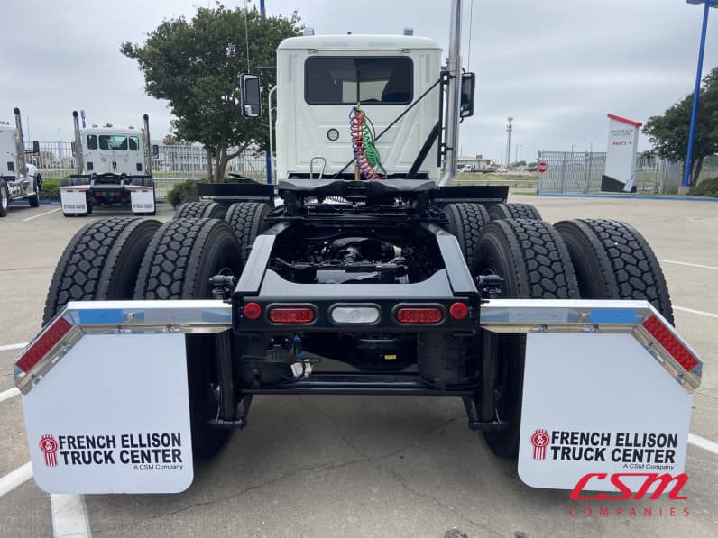 Exterior full rear view for this 2027 Mack Pinnacle PI64 (Stock number: VM021227)