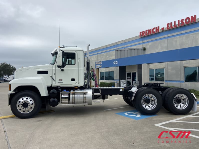 Exterior full driver side for this 2027 Mack Pinnacle PI64 (Stock number: VM021227)