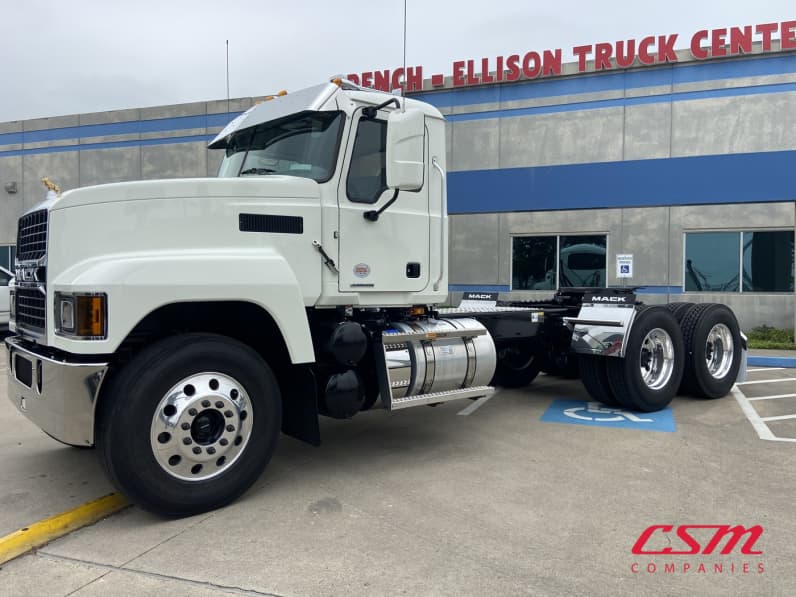 Exterior front drivers side for this 2027 Mack Pinnacle PI64 (Stock number: VM021227)