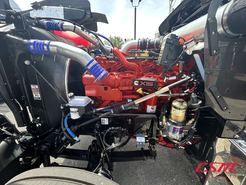 Drivers side engine for this 2027 Kenworth W900L (Stock number: VR249845)