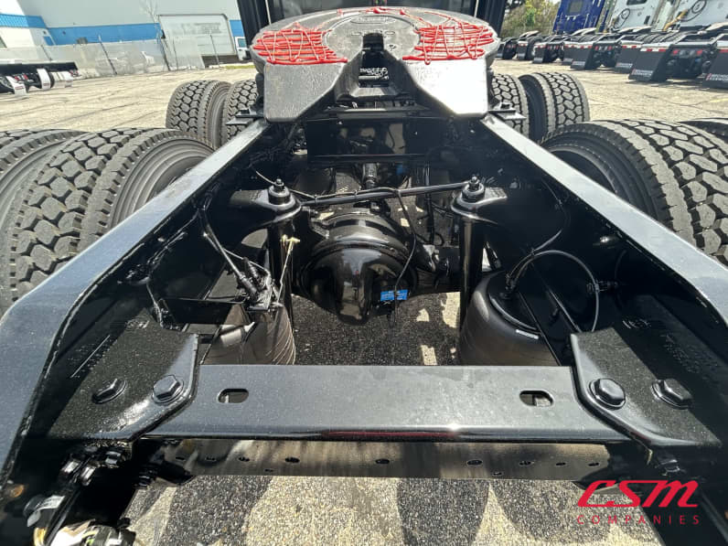 Center rear frame for this 2027 Kenworth W900L (Stock number: VR249845)