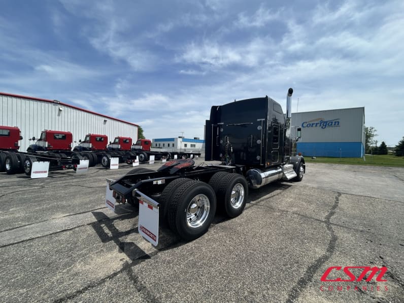 Exterior rear passenger side for this 2027 Kenworth W900L (Stock number: VR249845)