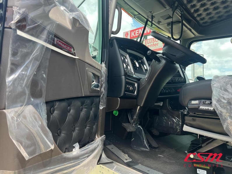 Drivers side door open for this 2027 Kenworth W900L (Stock number: VR249790)