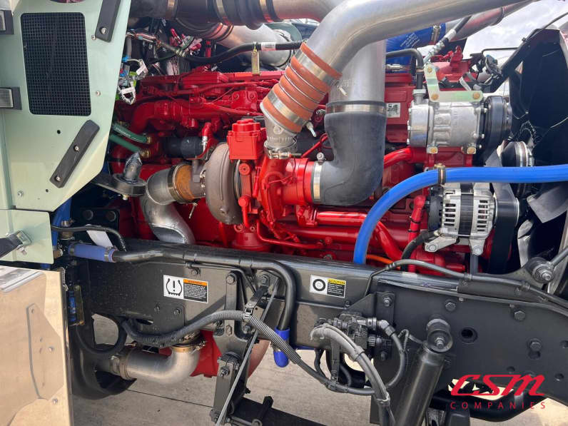 Drivers side engine for this 2027 Kenworth W900L (Stock number: VR249790)