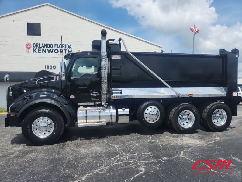 Exterior full driver side for this 2027 Kenworth T880 (Stock number: VJ243554)