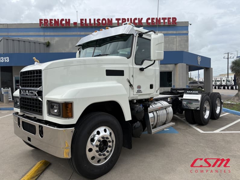 Exterior front drivers side for this 2027 Mack Pinnacle PI64 (Stock number: VM021226)