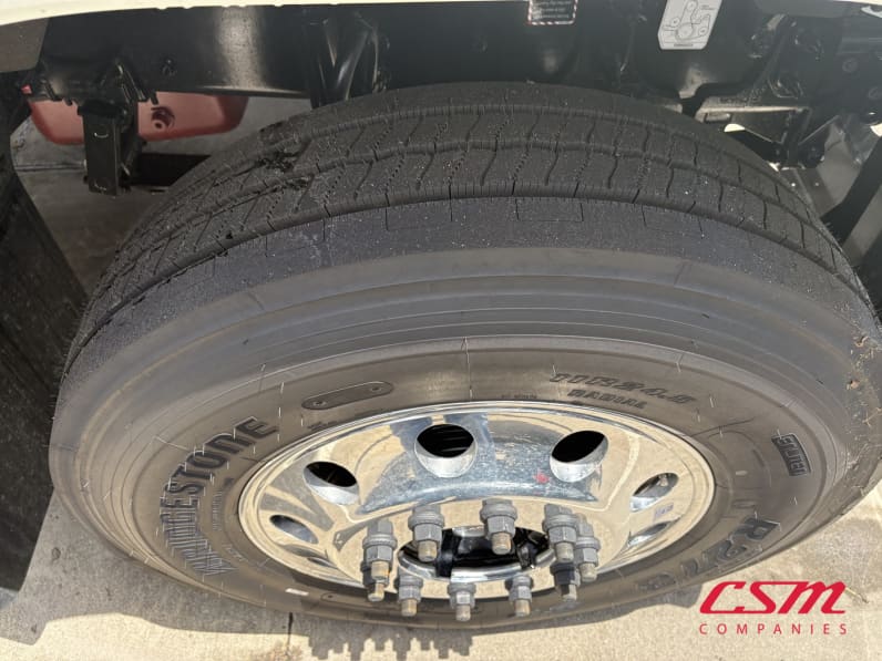 Passenger side front tire tread for this 2027 Mack Pinnacle PI64 (Stock number: VM021597)