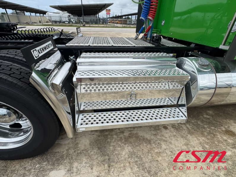 VR249789-2027-Kenworth-W900L-202