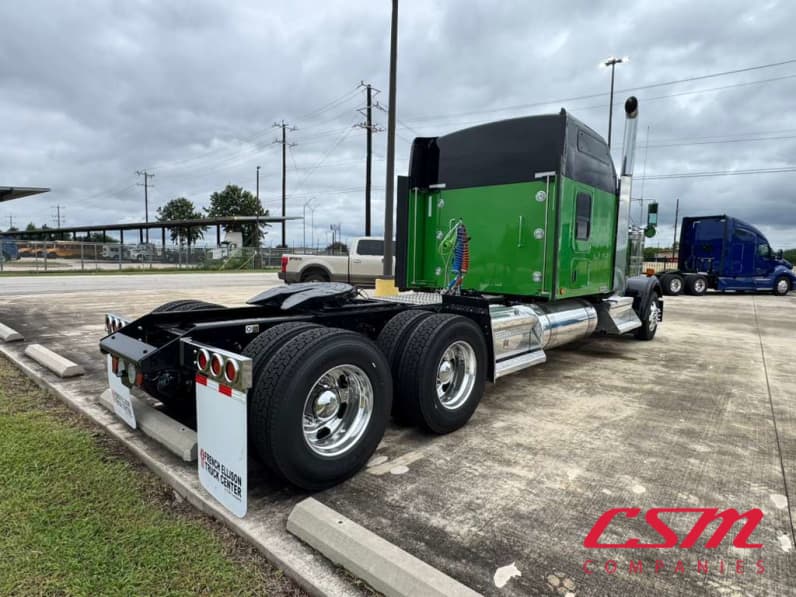 Exterior rear passenger side for this 2027 Kenworth W900L (Stock number: VR249789)