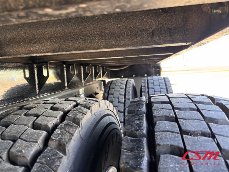Driver side rear frame and tire tread for this 2027 Kenworth T480 (Stock number: VJ239775)