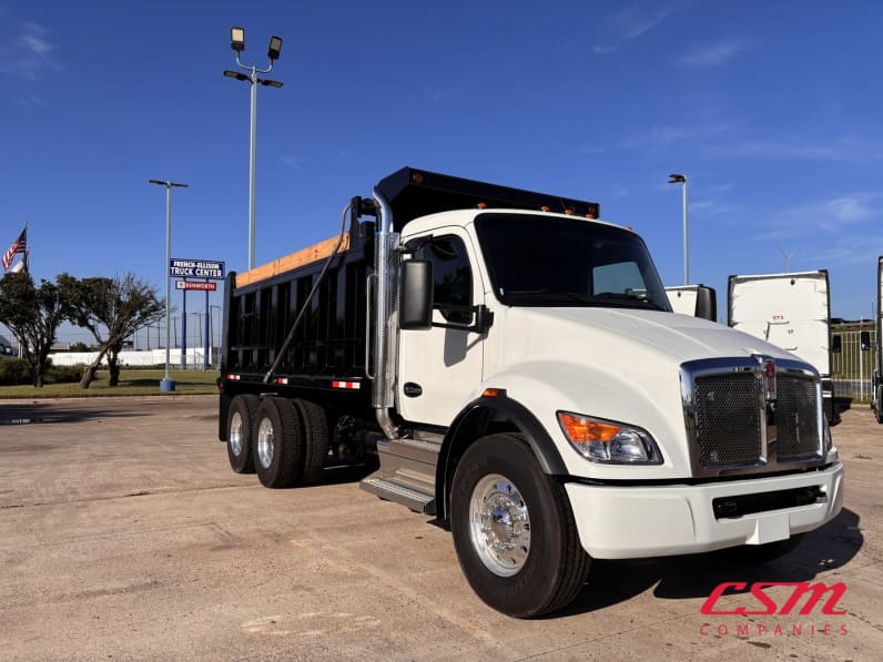 Exterior front passenger side for this 2027 Kenworth T480 (Stock number: VJ239775)