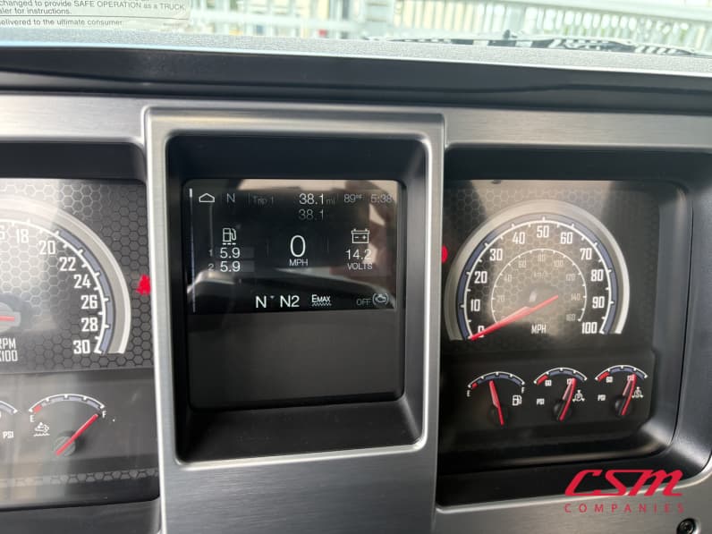 Interior dash for this 2027 Mack Pinnacle PI64 (Stock number: VM021599)
