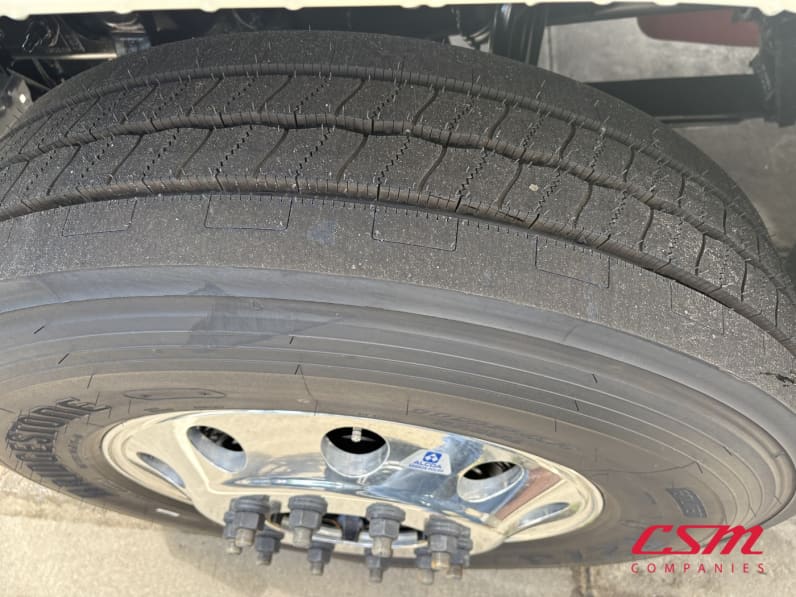 Driver side front tire tread for this 2027 Mack Pinnacle PI64 (Stock number: VM021599)
