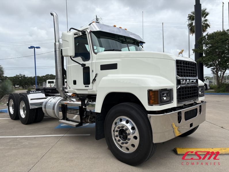 Exterior front passenger side for this 2027 Mack Pinnacle PI64 (Stock number: VM021599)