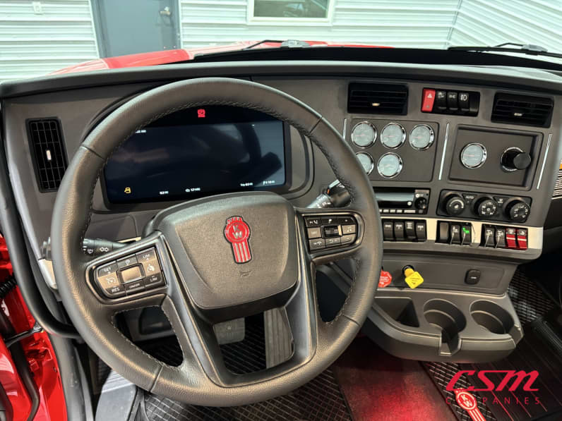 Interior dash for this 2027 Kenworth T880 (Stock number: VJ249983)
