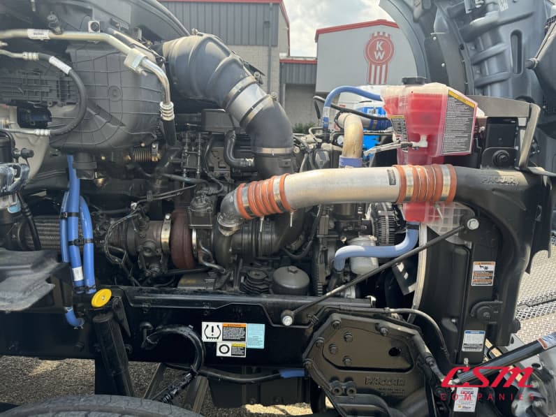 Passenger side engine for this 2025 Kenworth T880 (Stock number: SJ169680)