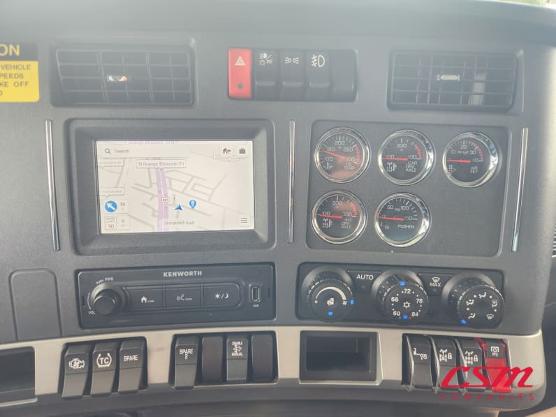 Interior radio and navigation system for this 2026 Kenworth T880 (Stock number: TJ230001)
