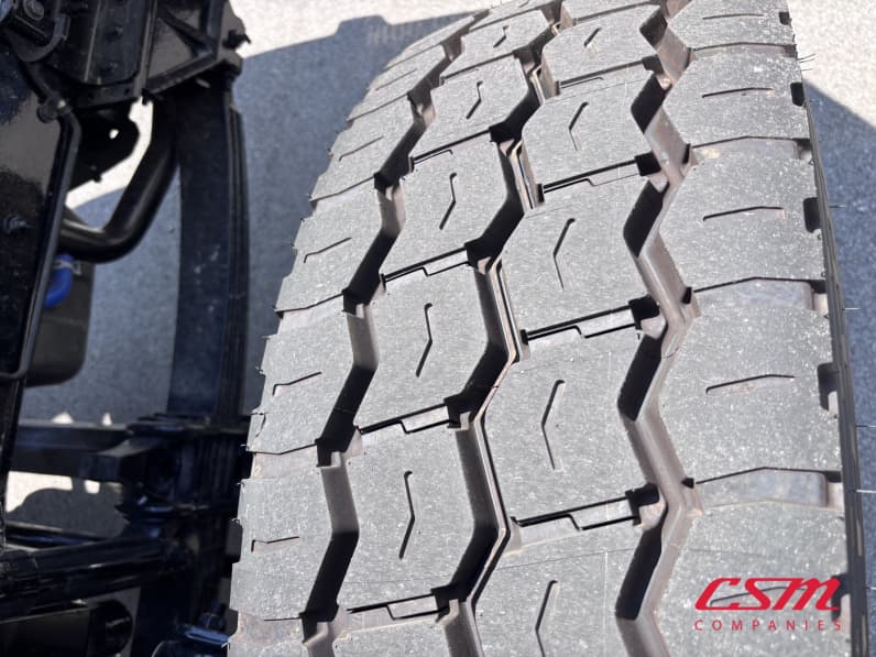 Passenger side front tire tread for this 2027 Kenworth T480 (Stock number: VJ240481)