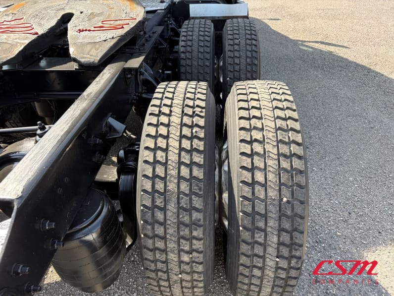 Passenger side rear frame and tire tread for this 2023 Kenworth T680 (Stock number: UPJ216901)