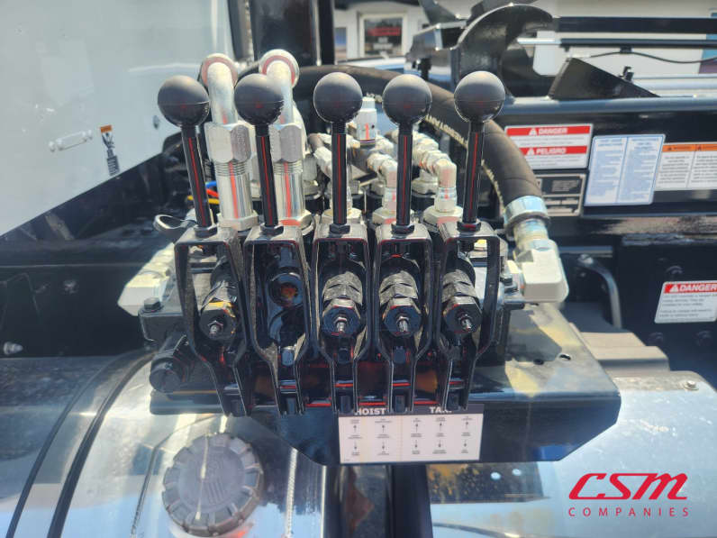 VJ250579-2027-Kenworth-T880
