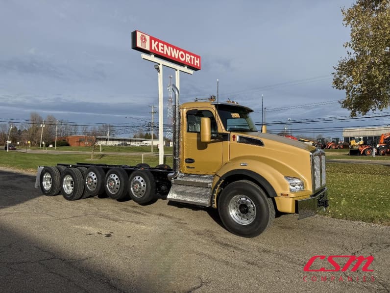 Exterior front passenger side for this 2026 Kenworth T880 (Stock number: TJ229161)